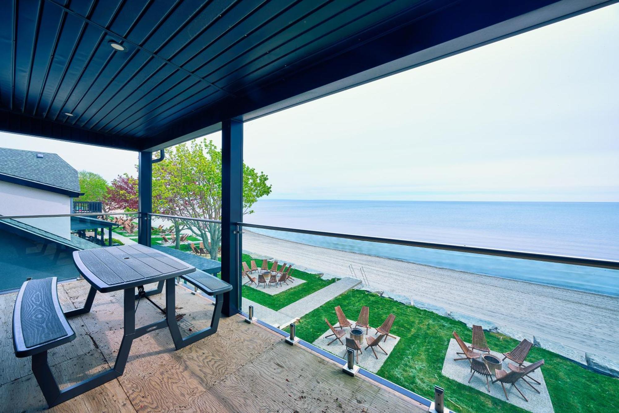 The Long Beach Resort - Beachfront Cottages & Townhouse Suites Wainfleet ภายนอก รูปภาพ