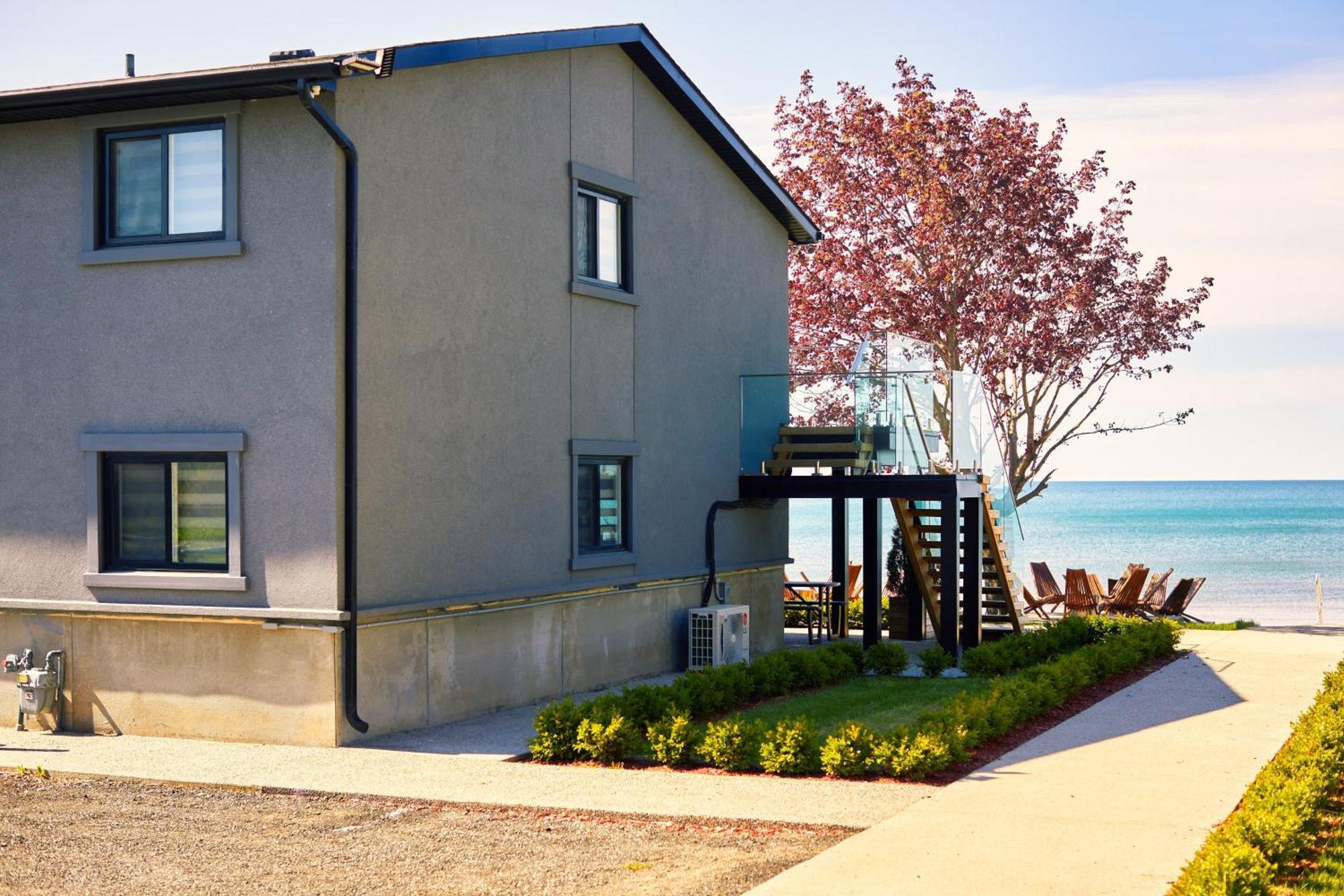 The Long Beach Resort - Beachfront Cottages & Townhouse Suites Wainfleet ภายนอก รูปภาพ