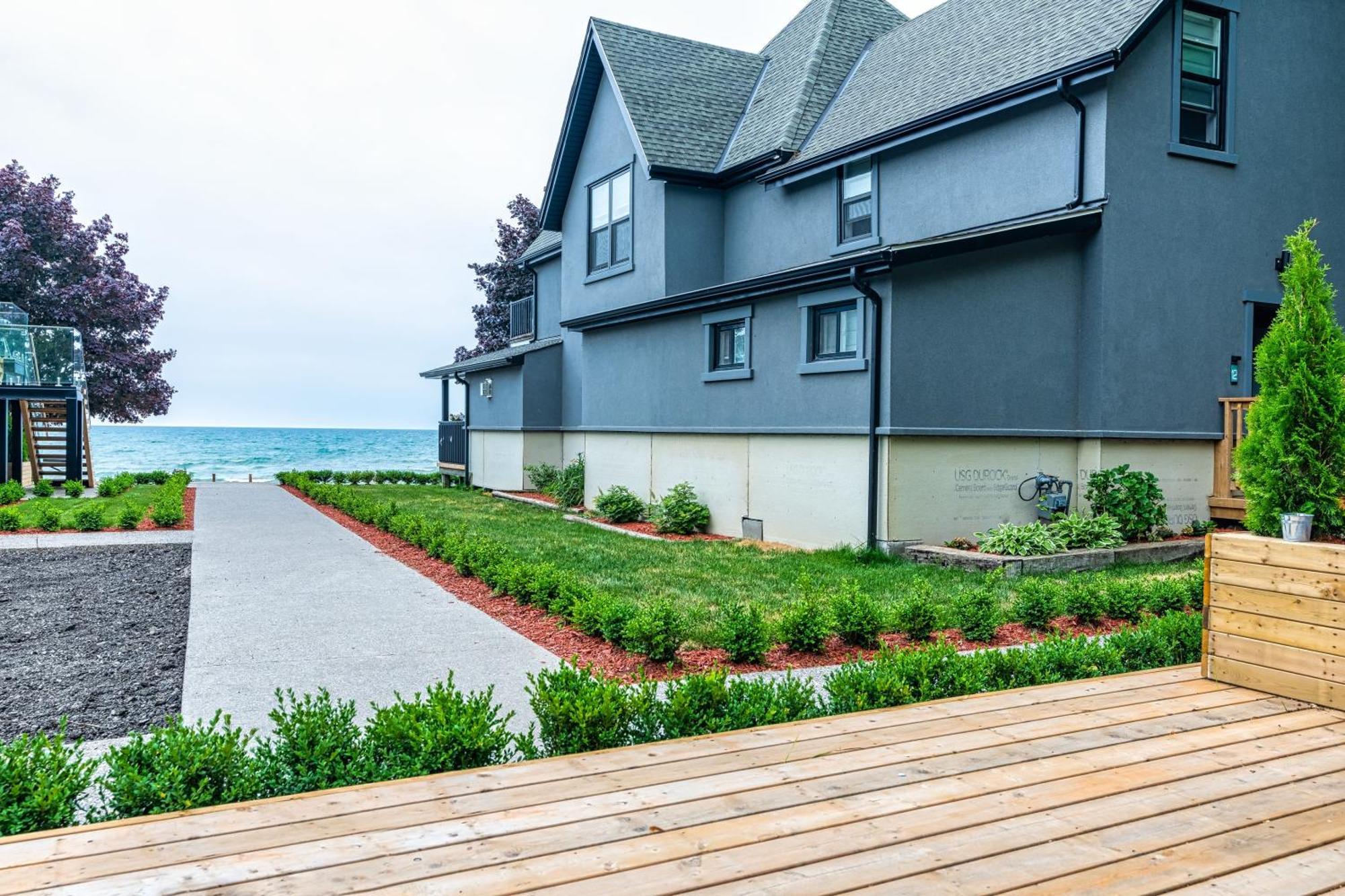 The Long Beach Resort - Beachfront Cottages & Townhouse Suites Wainfleet ภายนอก รูปภาพ