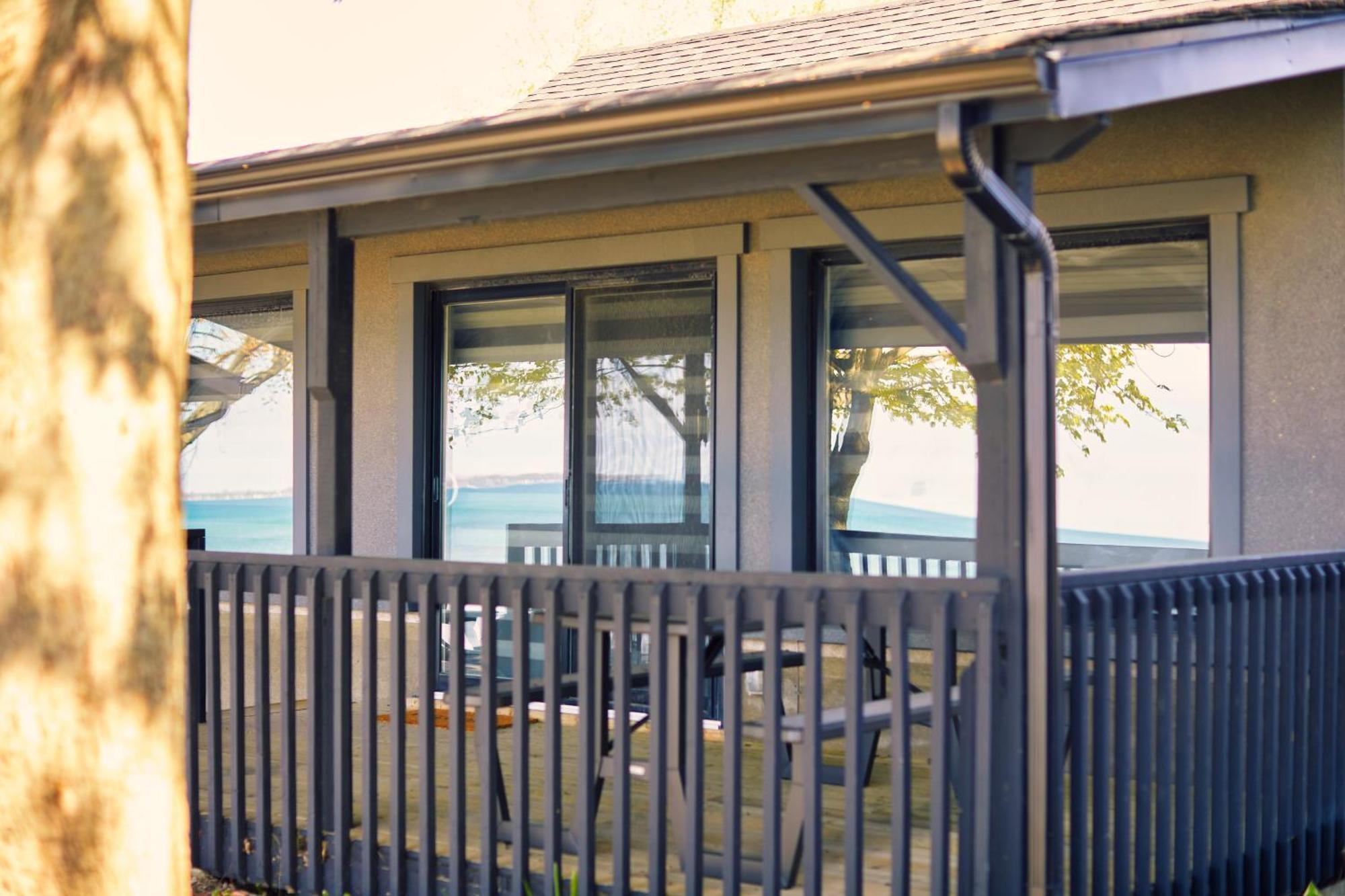 The Long Beach Resort - Beachfront Cottages & Townhouse Suites Wainfleet ภายนอก รูปภาพ