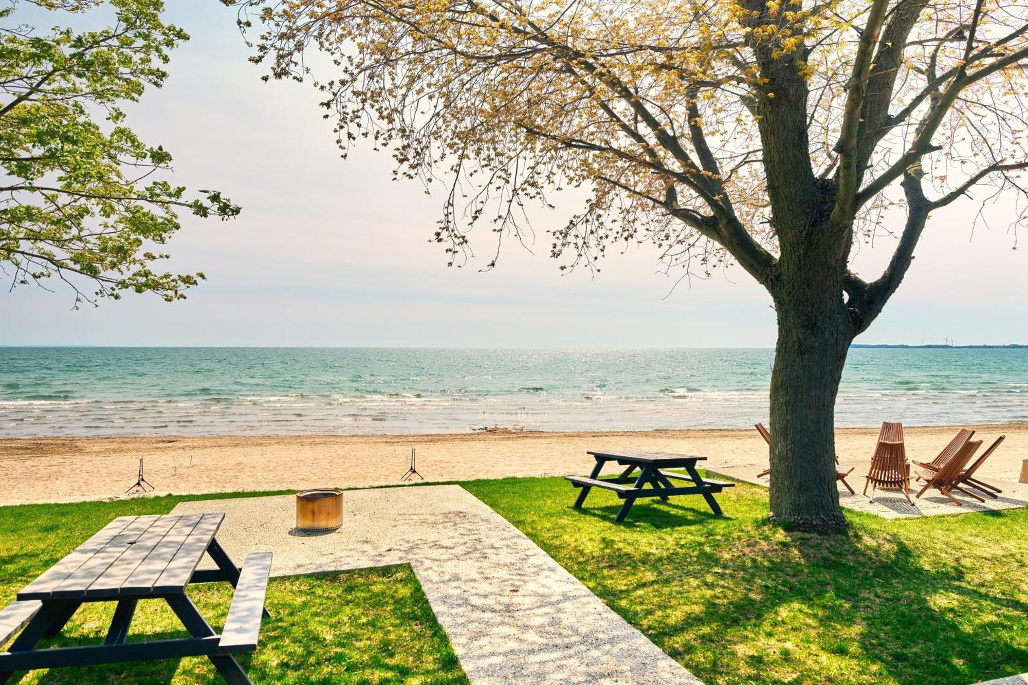 The Long Beach Resort - Beachfront Cottages & Townhouse Suites Wainfleet ภายนอก รูปภาพ