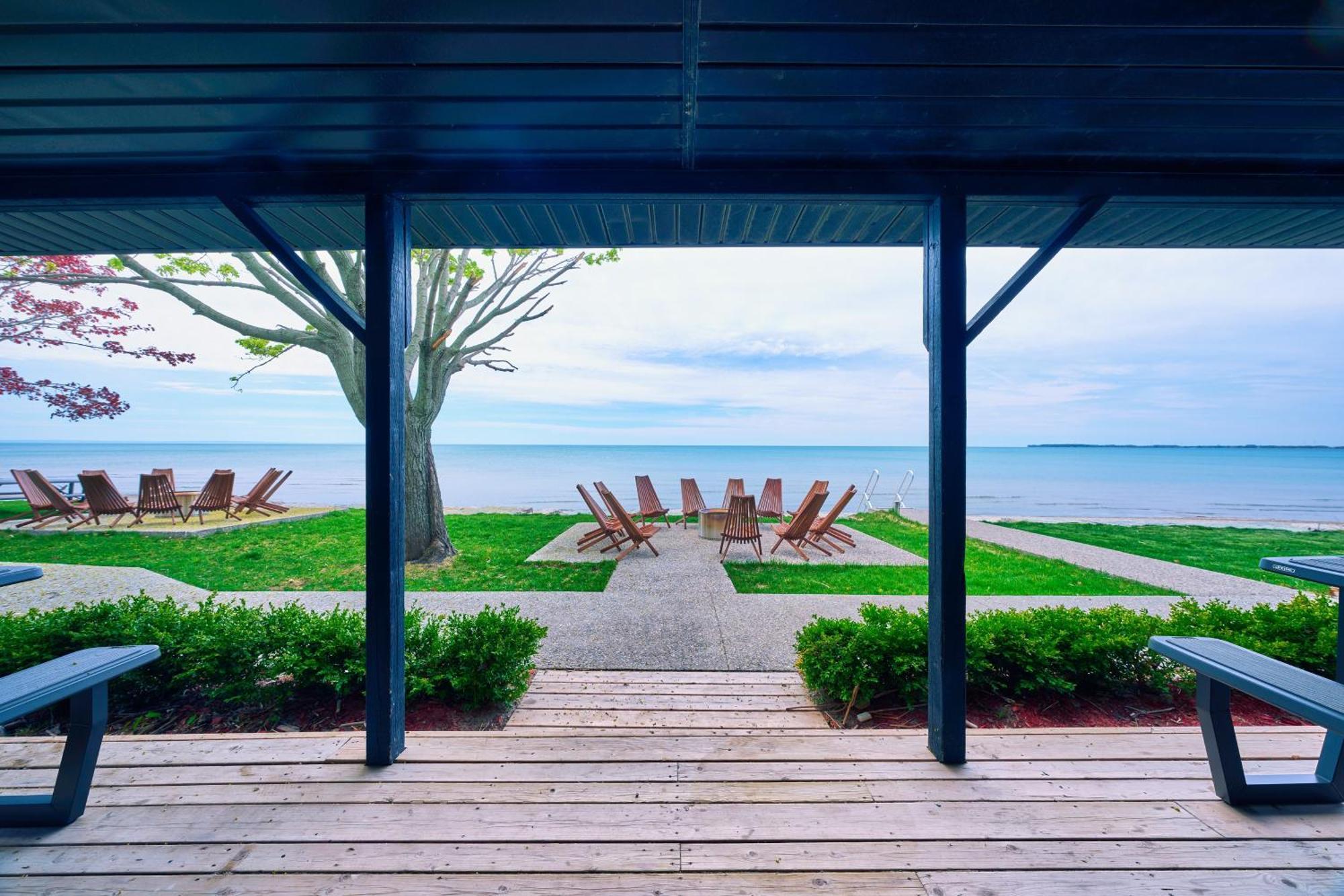 The Long Beach Resort - Beachfront Cottages & Townhouse Suites Wainfleet ภายนอก รูปภาพ
