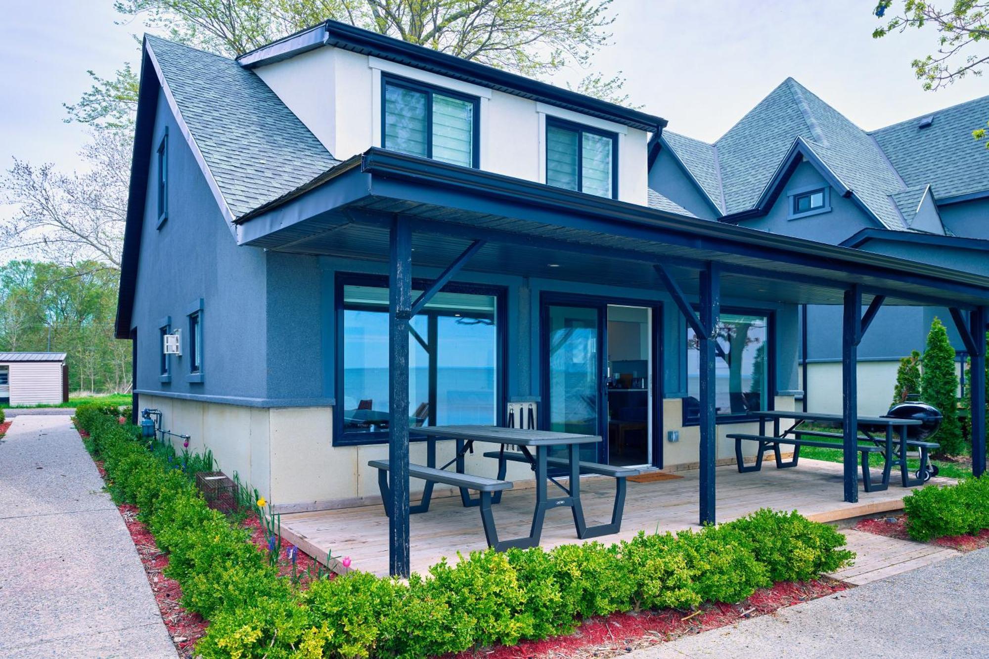 The Long Beach Resort - Beachfront Cottages & Townhouse Suites Wainfleet ภายนอก รูปภาพ